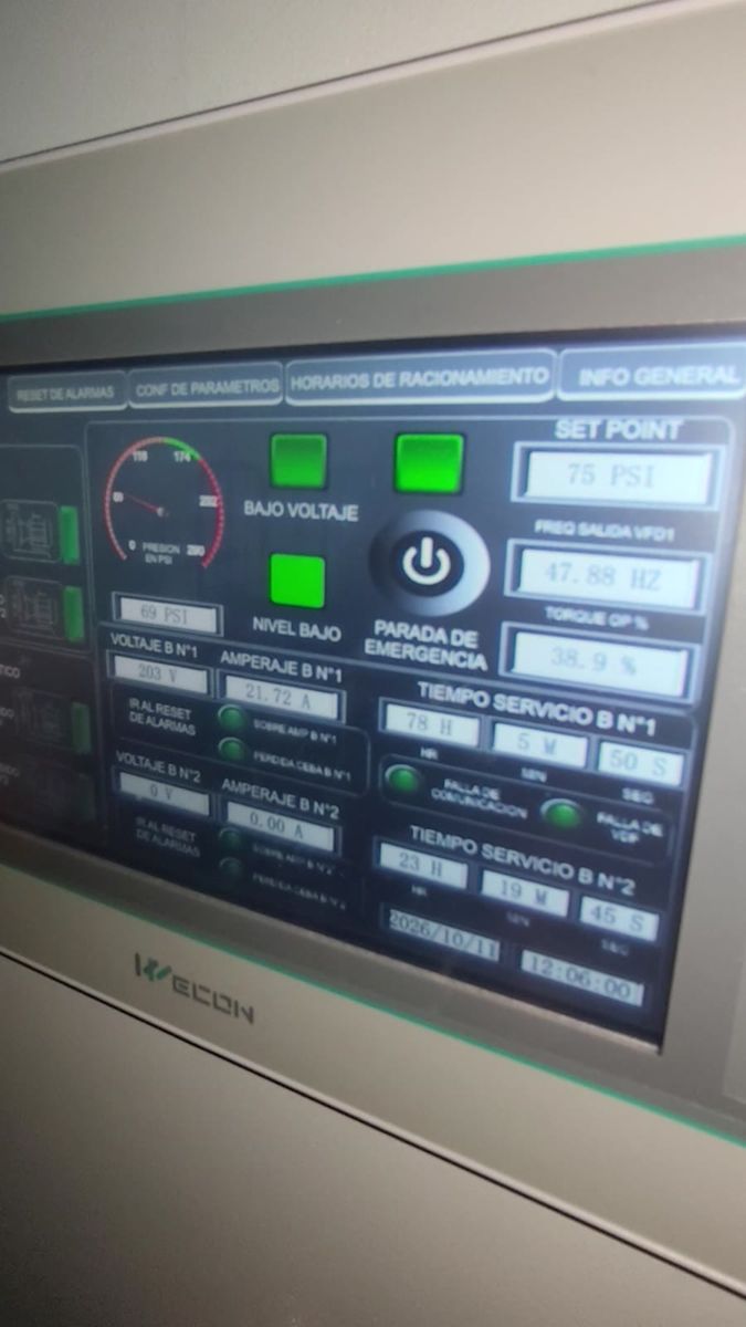 Pantalla de un sistema de presión constante en operación
