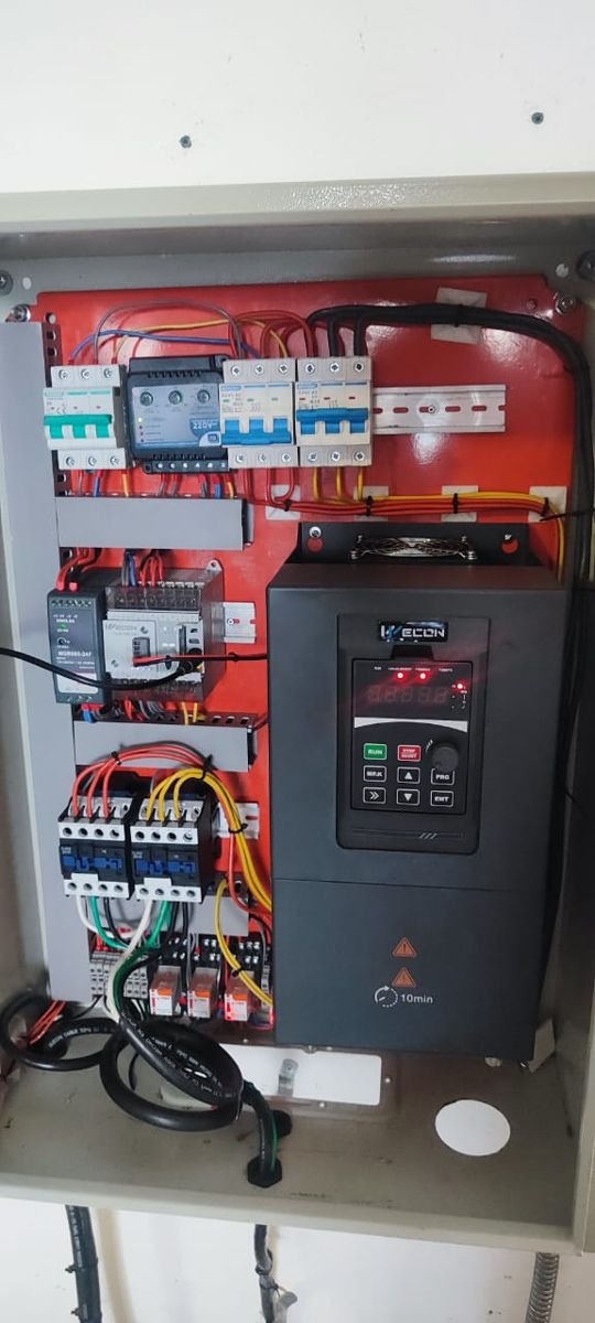 Variador de frecuencia y protecciones.